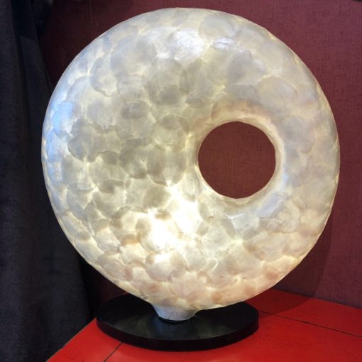 Eclipse oyster pearl table lamp