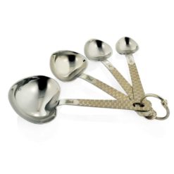 'A dose of love' measuring spoons