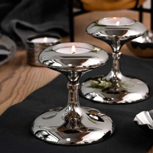 Curvy tea light holder