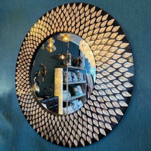 Maluku mirror