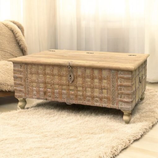 Mandu dowry chest