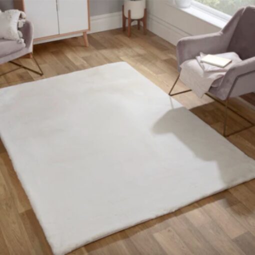 Plush faux fur Ivory